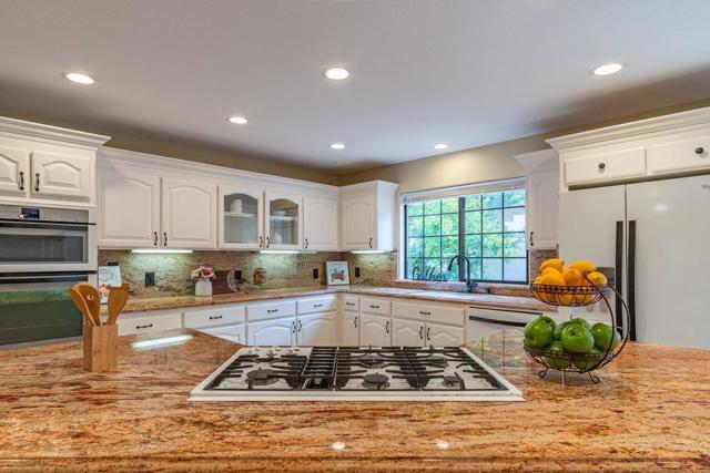 6020 Sherry Lee Lane, Salinas CA: https://media.crmls.org/mediaz/55696cc9-62e7-46ae-b2fc-718d44cf65dc.jpg