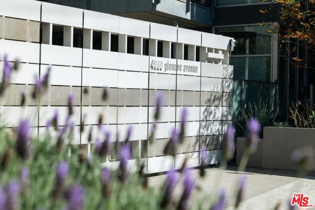 4080 Glencoe Avenue, Marina del Rey CA: https://media.crmls.org/mediaz/55698cf3-510d-41ff-85a2-4b10a0ff63ab.jpg