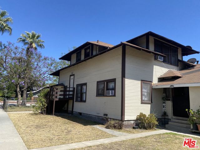 586 San Francisco Avenue, Pomona CA: https://media.crmls.org/mediaz/55698de2-1c38-4c30-bc34-1f706feb1ecd.jpg