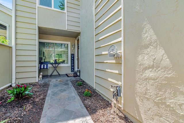 347 Kinross Drive, Walnut Creek CA: https://media.crmls.org/mediaz/556a0692-de8f-46e7-9123-7e79670054a7.jpg