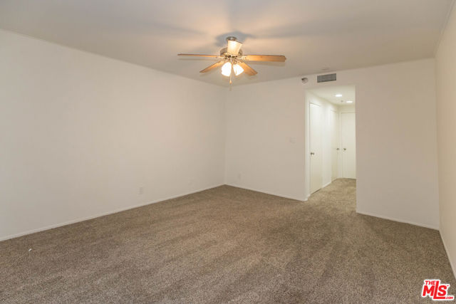 410 S Barrington Avenue, Los Angeles CA: https://media.crmls.org/mediaz/556aeeb2-4002-417f-927a-c670ba4e1e71.jpg