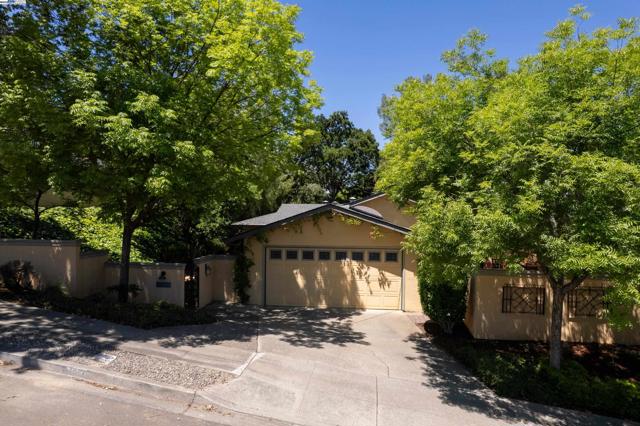4457 LINDA WAY, Pleasanton CA: https://media.crmls.org/mediaz/556b6b9a-39da-4287-b2b0-7a849cc74af4.jpg