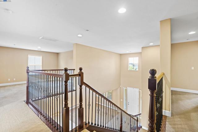 2255 Sugarloaf Ct, Brentwood CA: https://media.crmls.org/mediaz/556be6bd-5410-44ca-a819-a64be00fefe8.jpg