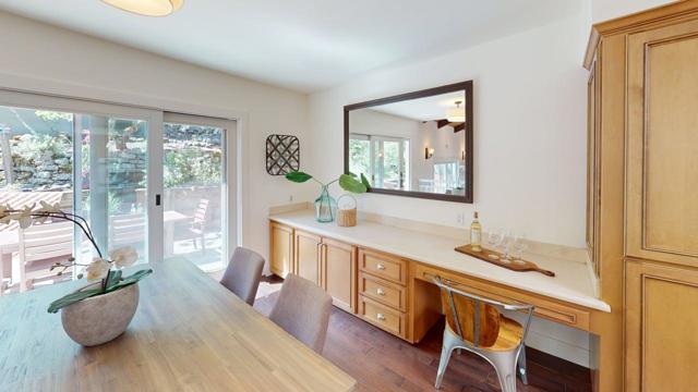 2123 Edgewood Road, Redwood City CA: https://media.crmls.org/mediaz/556c04ed-0f47-4c2a-adad-1b4fbba5cab8.jpg