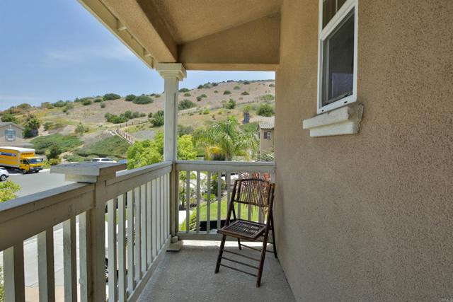 1932 Corte Cantanta, Chula Vista CA: https://media.crmls.org/mediaz/556ca93f-6797-43e8-9b22-7b1fbf979523.jpg