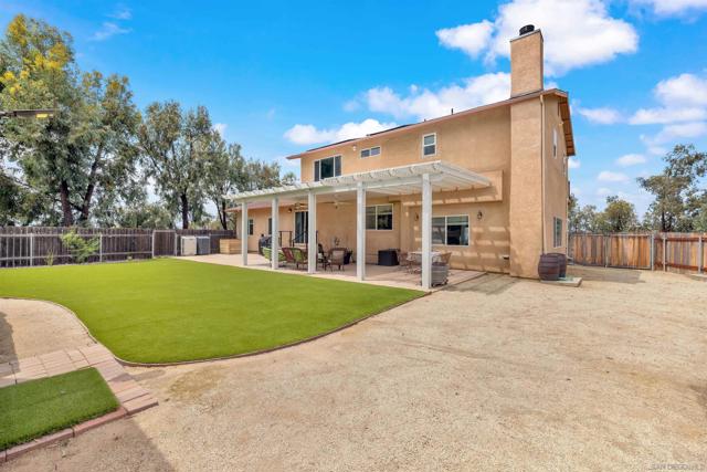 12845 Golden Way, Poway CA: https://media.crmls.org/mediaz/556d3aba-f279-49f4-81a1-611bf9db8b05.jpg