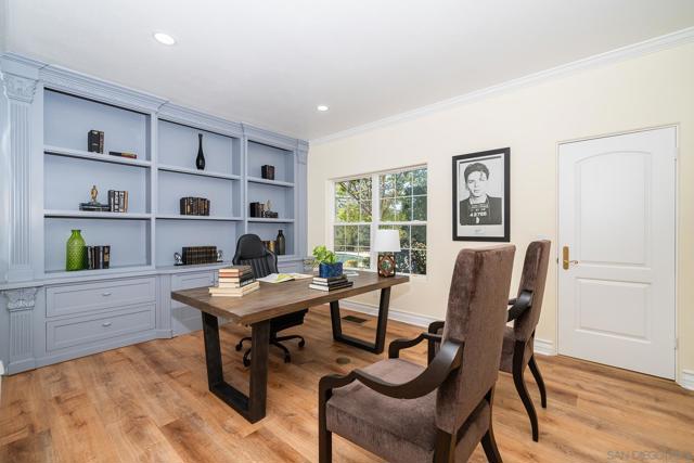 5 Rolling View Lane, Fallbrook CA: https://media.crmls.org/mediaz/556df926-7200-4b77-a4b2-e639231a956c.jpg