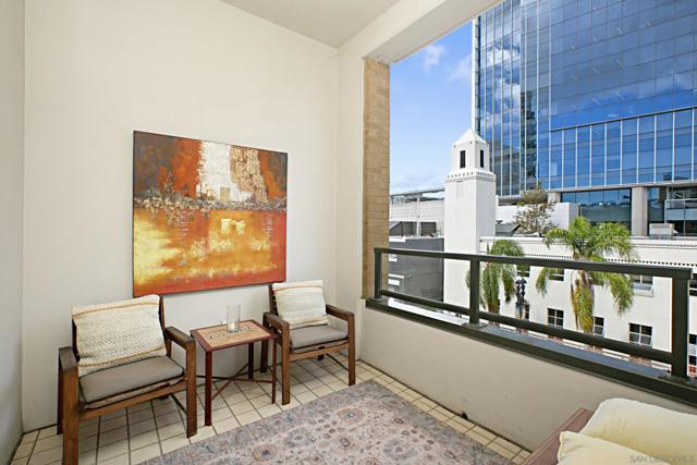 325 7Th Ave, San Diego, California 92101, 2 Bedrooms Bedrooms, ,2 BathroomsBathrooms,Condominium,For Sale,7Th Ave,250016957SD