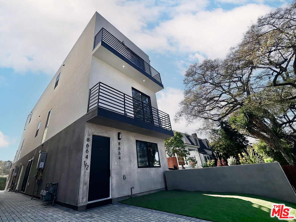 8664 Cadillac Ave, Los Angeles, CA 90034, photo 23