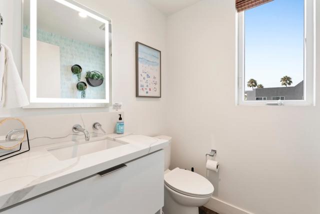 508 N Tremont Street, Oceanside CA: https://media.crmls.org/mediaz/556f8c9f-ef21-45ea-9b14-ad5a204ab6e6.jpg