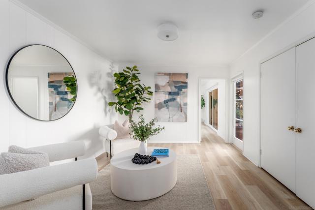 7850 Roseland Dr, La Jolla CA: https://media.crmls.org/mediaz/557048a9-98fa-406d-a229-8448d6123ab0.jpg