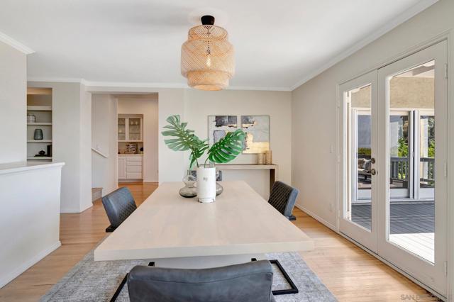1211 W Muirlands Dr, La Jolla CA: https://media.crmls.org/mediaz/55708196-b7f7-42e1-aa29-fedea18a7604.jpg