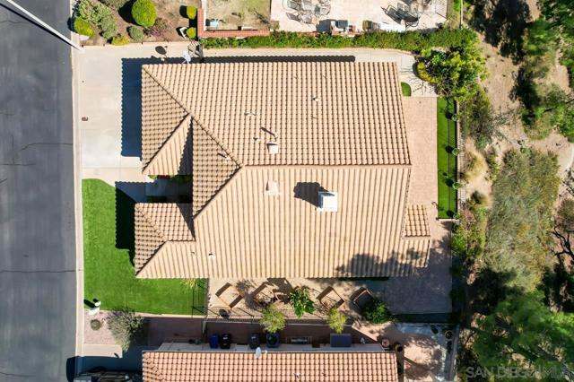 2334 Columbine Dr, Alpine CA: https://media.crmls.org/mediaz/5571aa0f-5207-461a-9903-61333b6d7b30.jpg