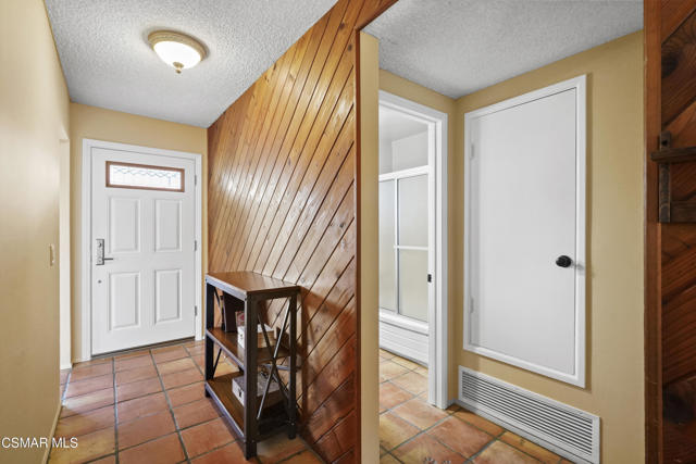 236 Granada Street, Camarillo CA: https://media.crmls.org/mediaz/5571ecfe-6549-4911-974c-31ad6b4cc552.jpg