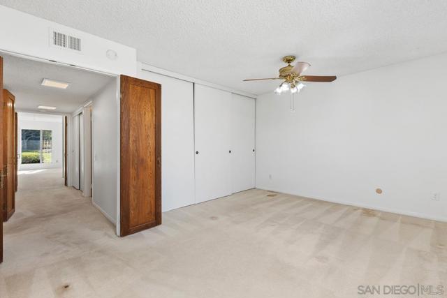 12039 Caminito Cadena, San Diego CA: https://media.crmls.org/mediaz/5572e456-c391-447d-b50a-42ded9fe7e10.jpg
