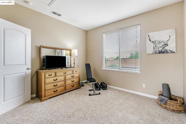 2480 Stanford Way, Antioch CA: https://media.crmls.org/mediaz/5573331d-eeb0-4618-949b-c1ed256754fc.jpg
