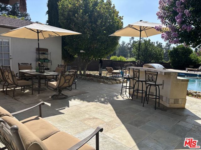 22491 Domingo Road, Woodland Hills CA: https://media.crmls.org/mediaz/55734a47-944f-4c18-b99f-8e16579287b5.jpg