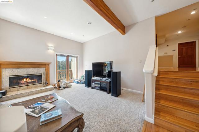 2335 Tunnel Rd, Oakland CA: https://media.crmls.org/mediaz/55738564-fd88-4b5a-8c92-7c805106a46b.jpg