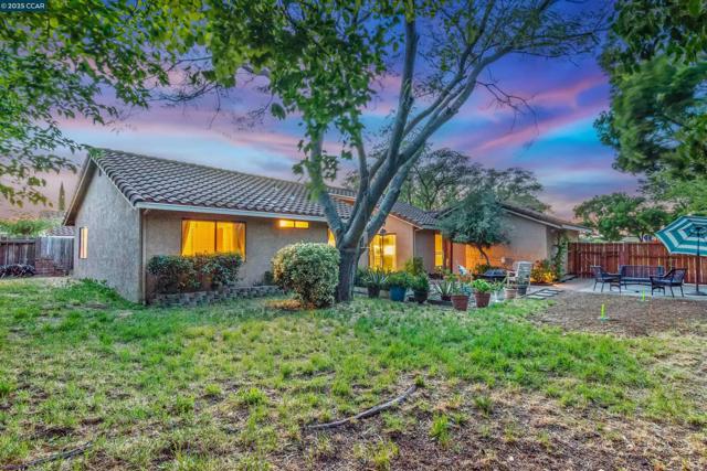 2628 Asilomar Dr, Antioch CA: https://media.crmls.org/mediaz/55742b90-c0ed-4883-ae10-ad72de48934e.jpg