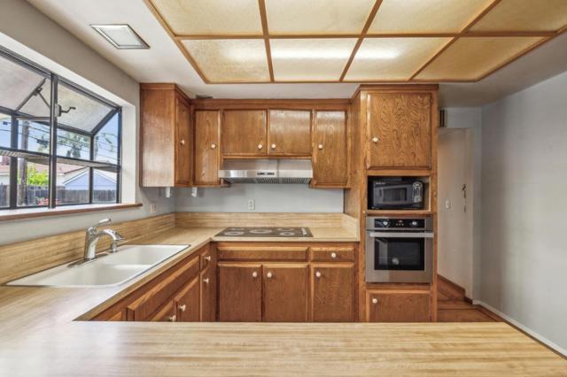 260 Bangor Avenue, San Jose CA: https://media.crmls.org/mediaz/5574396b-e081-4981-a08a-d08d6925033f.jpg