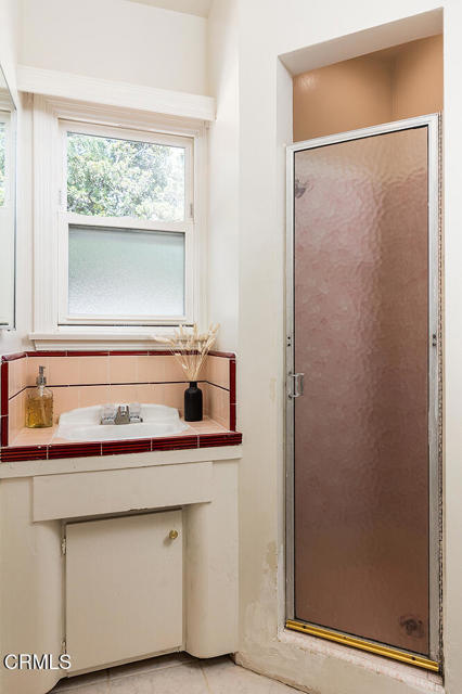5134 Monte Bonito Drive Drive, Los Angeles CA: https://media.crmls.org/mediaz/557728f8-0f8e-4204-b9cf-63dab38d0a2e.jpg