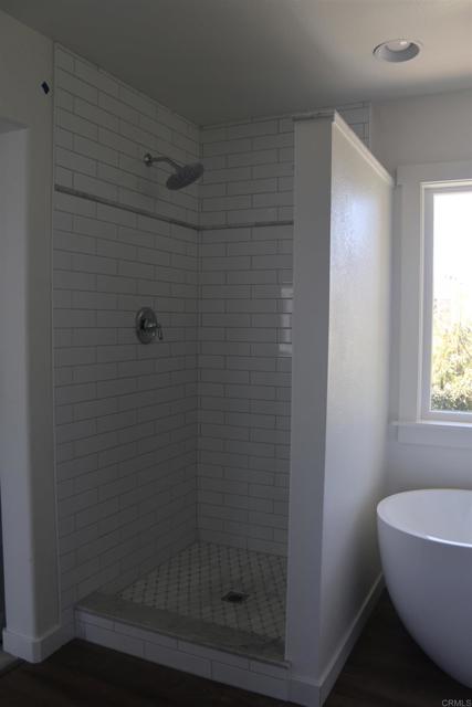 Detail Gallery Image 13 of 26 For 6957 Catamaran Dr, Carlsbad,  CA 92011 - 4 Beds | 2/1 Baths