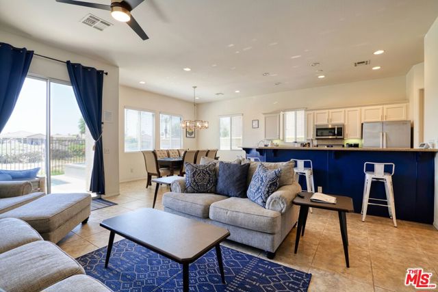 49706 Wayne Street, Indio CA: https://media.crmls.org/mediaz/5577cdbd-6d38-4d2d-ab95-f6325c911a0d.jpg