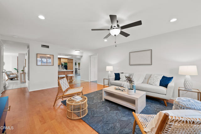 Detail Gallery Image 11 of 52 For 3807 Olivo Ct, Camarillo,  CA 93010 - 5 Beds | 3/1 Baths