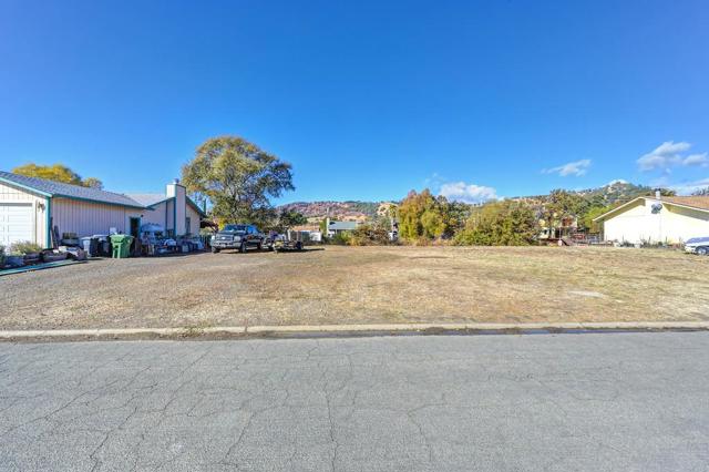 601 Bass Lane, Clearlake Oaks CA: https://media.crmls.org/mediaz/55781e1a-e193-4bf1-a987-436dffd44383.jpg
