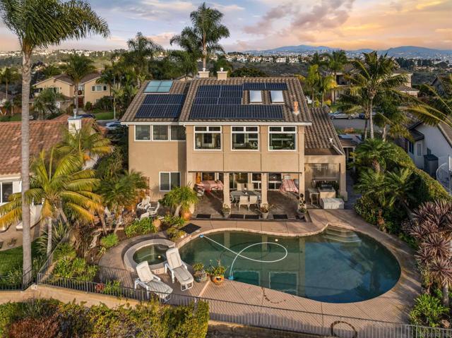 7215 Daffodil Pl, Carlsbad CA: https://media.crmls.org/mediaz/5578696b-a26e-4d04-83ae-bf71a007138f.jpg