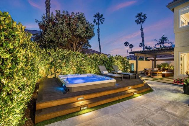 12 Mardi Gras Rd, Coronado CA: https://media.crmls.org/mediaz/55793abb-d4a6-4a51-9d0e-107d4924b98d.jpg