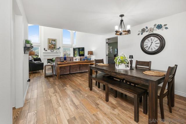 1776 Calle Del Arroyo, San Marcos CA: https://media.crmls.org/mediaz/55794757-96e7-4ee4-958f-7b363a478be9.jpg