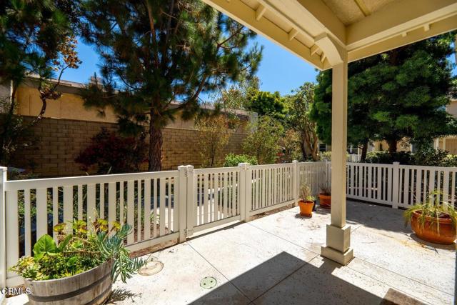 302 Harbor Breeze Drive, Port Hueneme CA: https://media.crmls.org/mediaz/5579f5e3-713d-4a7f-b322-6fbd11d44086.jpg