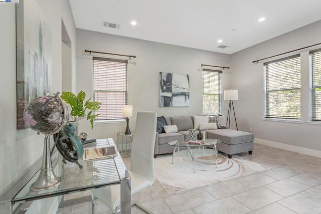 1380 Brookline Loop, Pleasanton CA: https://media.crmls.org/mediaz/557a3c37-6752-40b9-8d75-1183f658818b.jpg