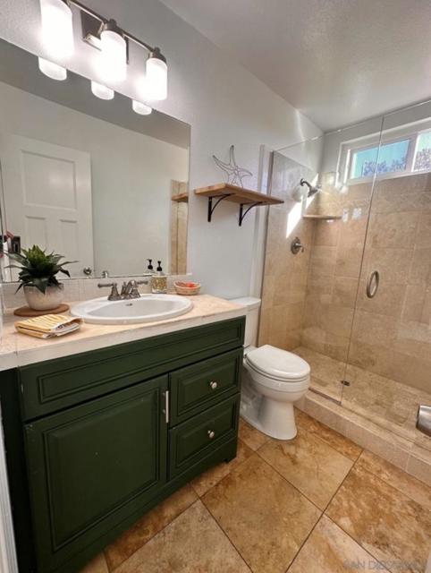 911 Caminito Madrigal, Carlsbad CA: https://media.crmls.org/mediaz/557a8a6f-7932-4705-8cd7-ab3e64eb5b63.jpg