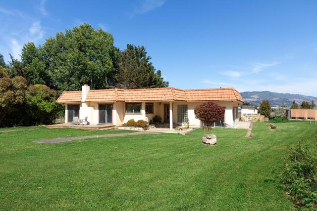 96 Wheelock Road, Watsonville CA: https://media.crmls.org/mediaz/557b0087-88d4-4e2a-9001-00df443eb37c.jpg