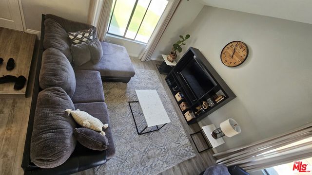 7024 Laurel Place, Highland CA: https://media.crmls.org/mediaz/557be8f5-5573-43f7-89cf-9b0c6662a75c.jpg