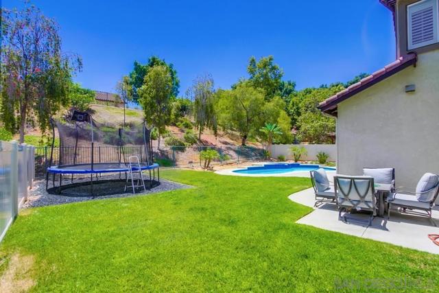 3207 Meadow Side Pl, Escondido CA: https://media.crmls.org/mediaz/557c569c-a4e0-4281-ad90-c87e8c57f54d.jpg