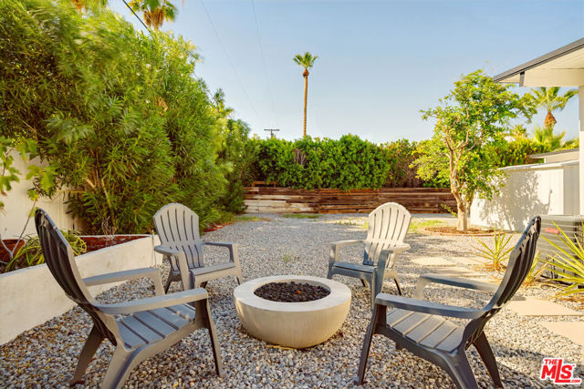 547 N Farrell Drive, Palm Springs CA: https://media.crmls.org/mediaz/557c7534-7afa-45c5-a600-032afdf6b17c.jpg