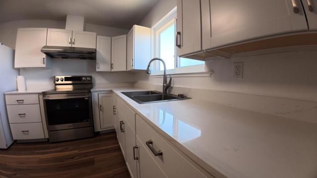 446 Kelli Court, Marina CA: https://media.crmls.org/mediaz/557caddb-fd30-4950-81b7-68f8e5eb4a5c.jpg