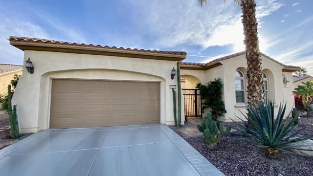 81451 Corte Pipilla, Indio CA: https://media.crmls.org/mediaz/557e6ffd-098f-4f48-8d5e-a13172c3a2cc.jpg