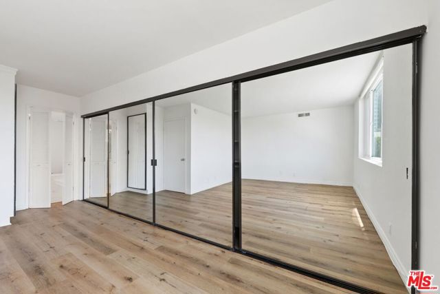 9950 Durant Drive, Beverly Hills CA: https://media.crmls.org/mediaz/557e94e0-cf0a-4c66-a880-0d6b9fb30cc5.jpg