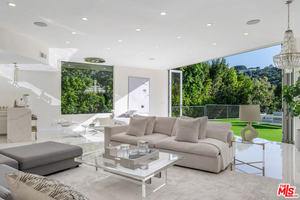 1040 Montego Drive — Ranch