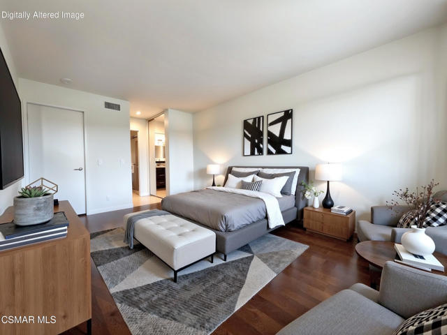 607 Valley Oak Lane, Newbury Park CA: https://media.crmls.org/mediaz/557febdd-e91f-463f-b266-8546a40af945.jpg