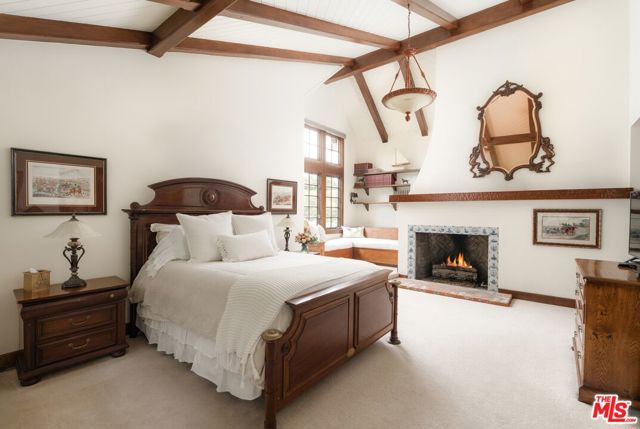 4385 Via Presada, Santa Barbara CA: https://media.crmls.org/mediaz/558012ad-f5a5-442c-b531-c46f0db745e5.jpg