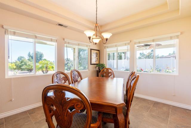 2059 Avocado Knoll Lane, Fallbrook CA: https://media.crmls.org/mediaz/55802217-2e1c-4fe8-9279-de46a813e579.jpg