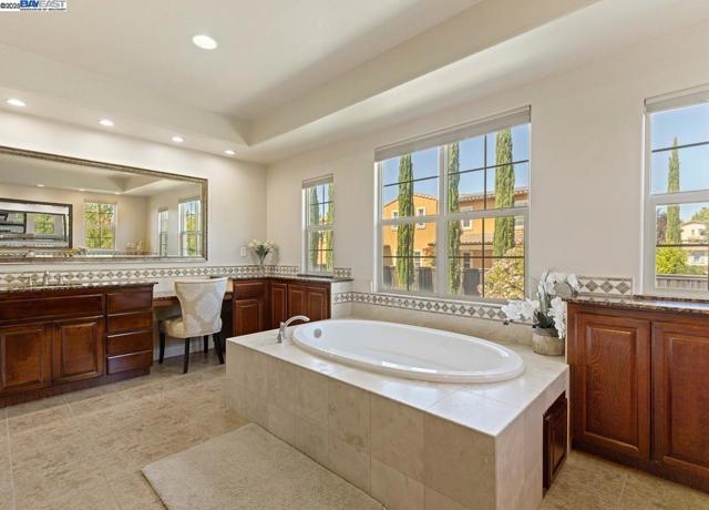 7563 Balmoral Way, San Ramon CA: https://media.crmls.org/mediaz/55803b3c-9e12-419a-adcf-dffd5ca4ad6d.jpg