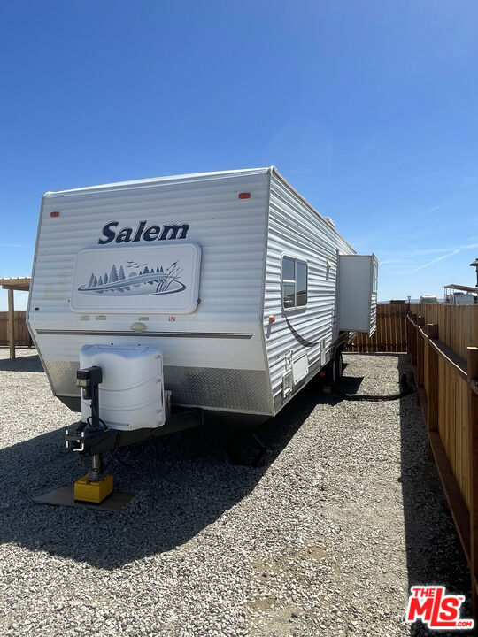 55 E Avenue D4, Lancaster CA: https://media.crmls.org/mediaz/5580a5bc-87d5-4ca8-ba6c-5d70ee7c5ee1.jpg