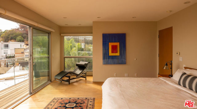 2158 Sunset Plaza Drive, Los Angeles CA: https://media.crmls.org/mediaz/558208ed-603f-4bc4-901c-850335352fc6.jpg