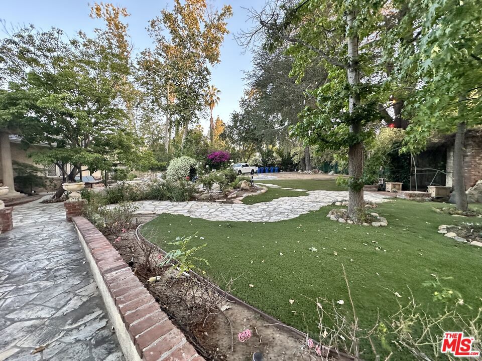 https://media.crmls.org/mediaz/55823fc9-dd3f-4ce4-9487-14940e7bed72.jpg?preset=X-Large